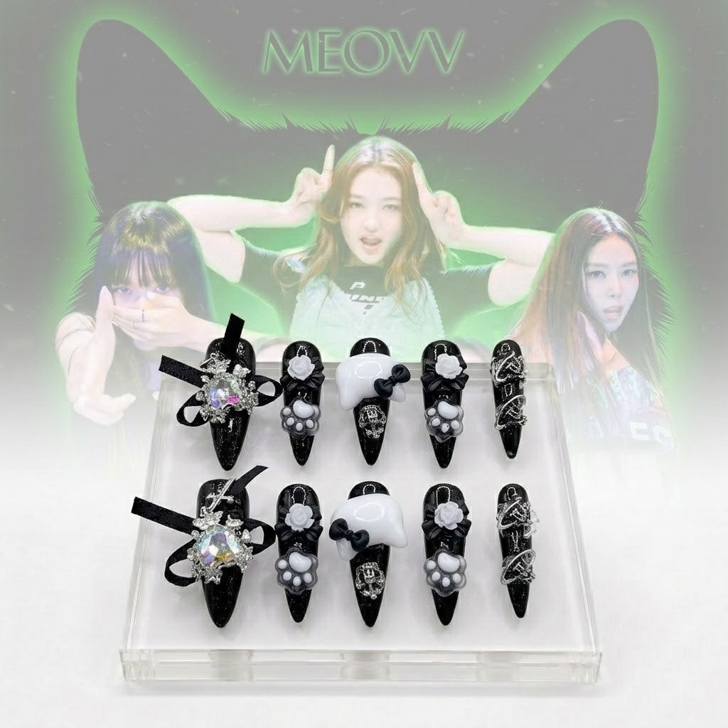 MEOVV Black & White Feline Press-On Nails