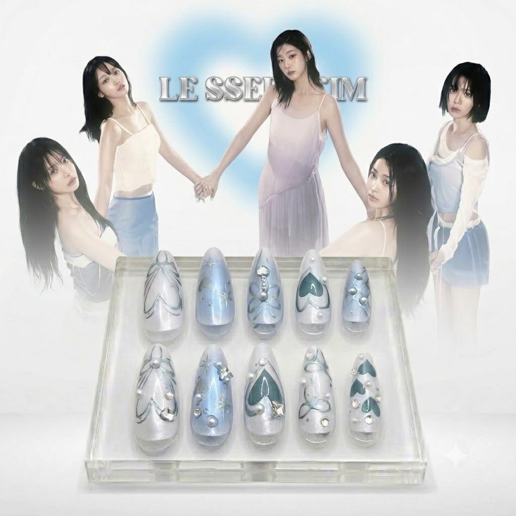 LE SSERAFIM Aura Heart Press-On Nails