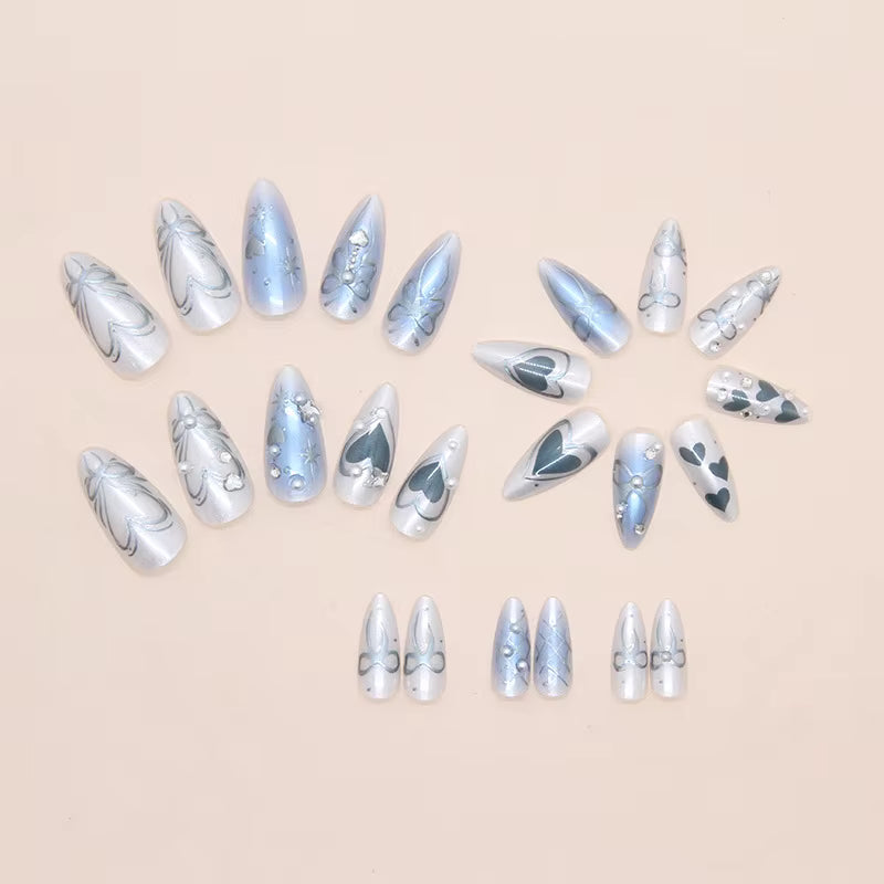 LE SSERAFIM Aura Heart Press-On Nails