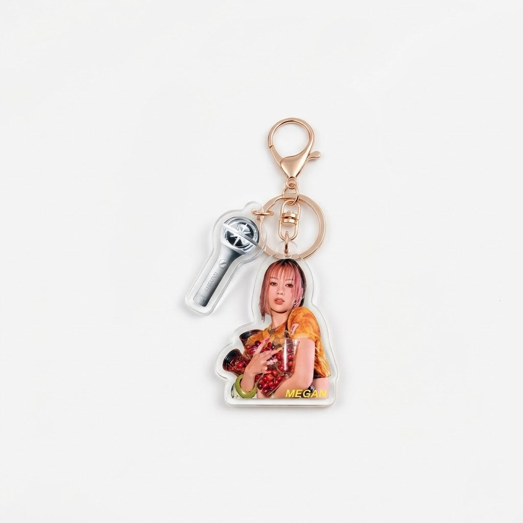 KATSEYE Signature Golden Logo Keyring